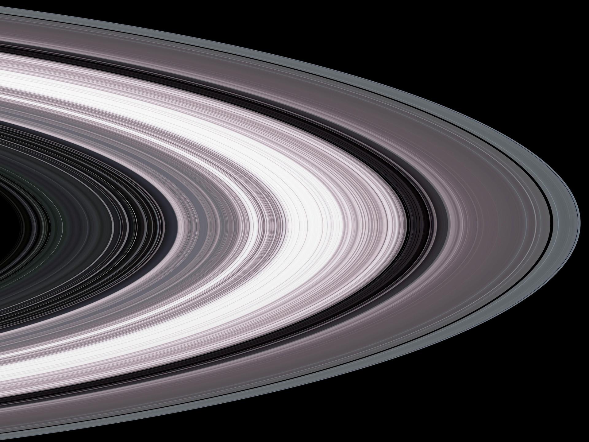 Saturn rings